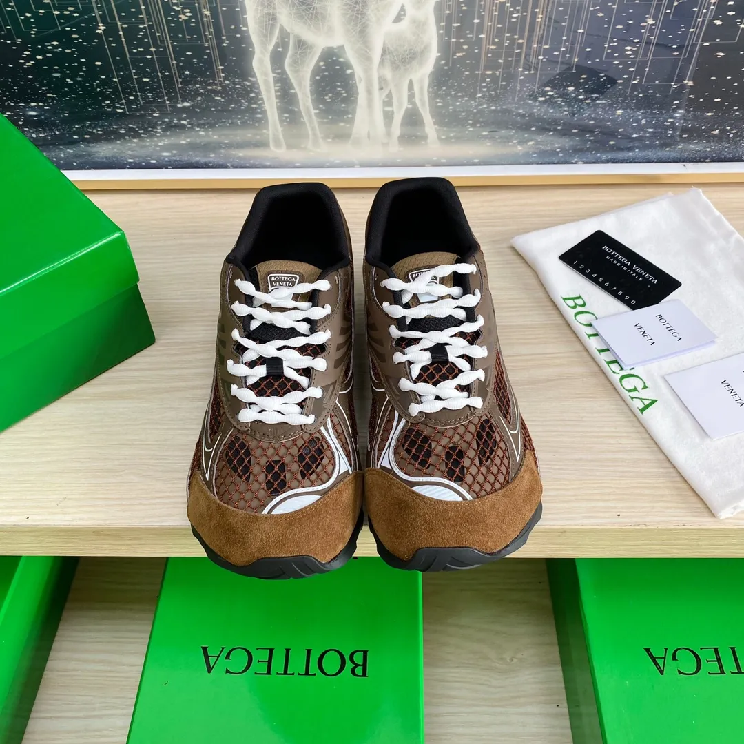 p620🐮🐮High-end version, the original 1:1 couple style new model is on the shelves🔥BV Orbit sneakers Wang Yibo's same style couple's Dad Runner sneakers, made of lightweight technical mesh fabric. Features a geometric patterned rubber outsole. The outsole is made of color-blocked TPU outsole. Size: women’s shoes 35-40, men’s shoes 39-45.